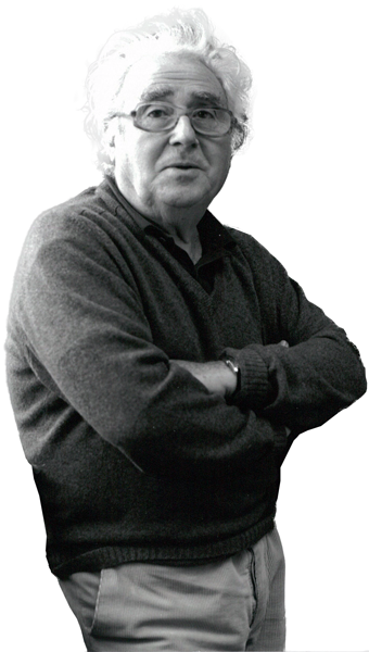 Photographie historique de Paul Aizpiri dans son atelier